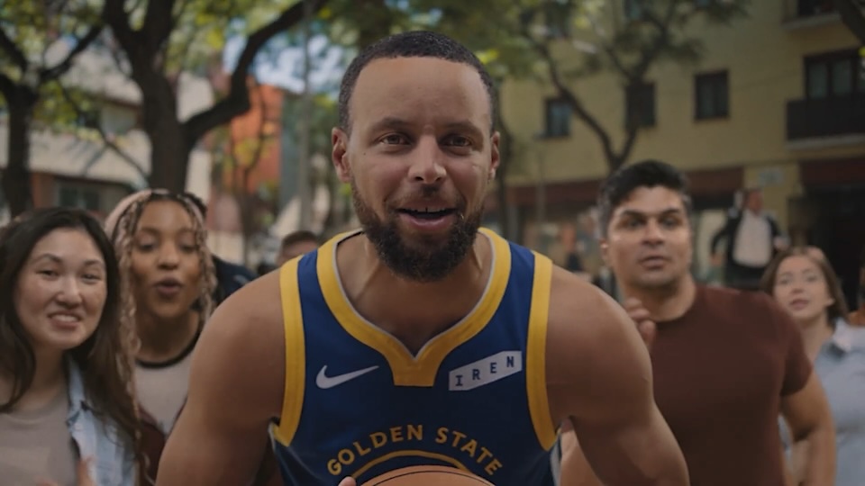 Google Pixel Eliminates Digital Distractions—Even Hoop Updates From Steph Curry