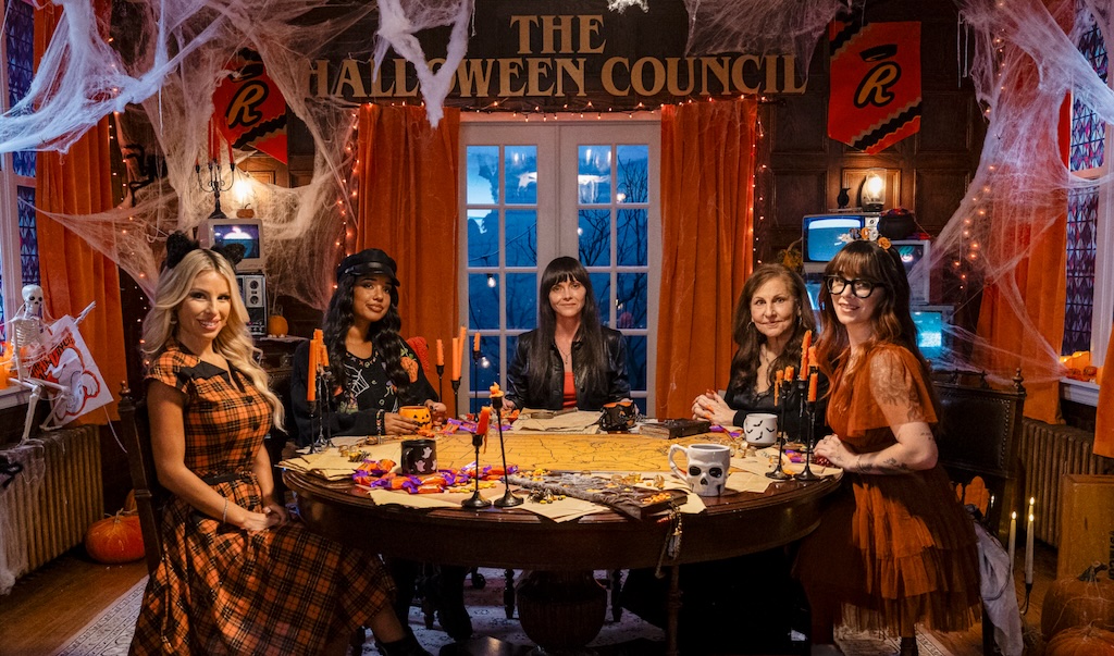 Christina Ricci and Kathy Najimy Lead Reese's Hunt for the 'Trick-or-Treatiest Street in America'